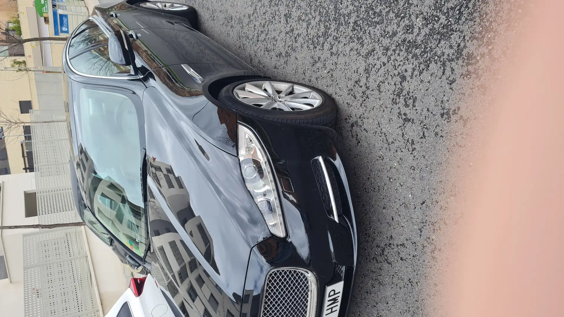 Jaguar XJ 3.0 SC LWB Premium Luxury Aut. - 1