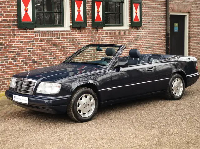 Mercedes-Benz E 220 Cabriolet - Sportline, Orig. Paint