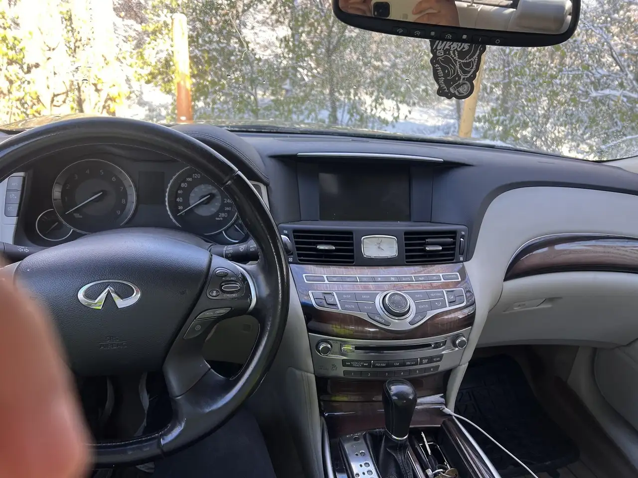 Infiniti M снимка Infiniti M