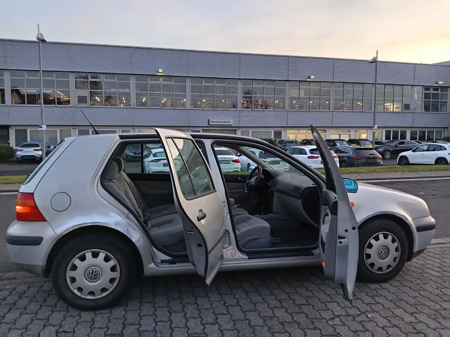 Volkswagen Golf Golf IV 1.6 Automatik/117.000km.TÜV 10/26 Silber - 1
