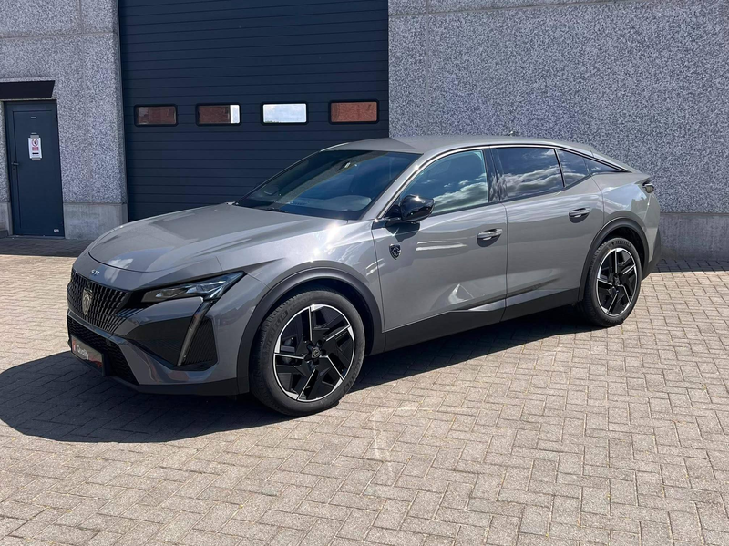 Peugeot 408 GT 145 Hybrid — photo 3