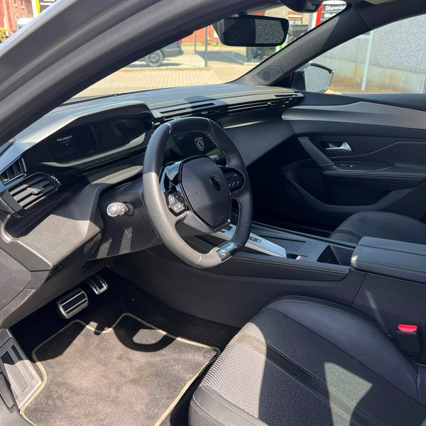 Peugeot 408 GT 145 Hybrid — photo 8