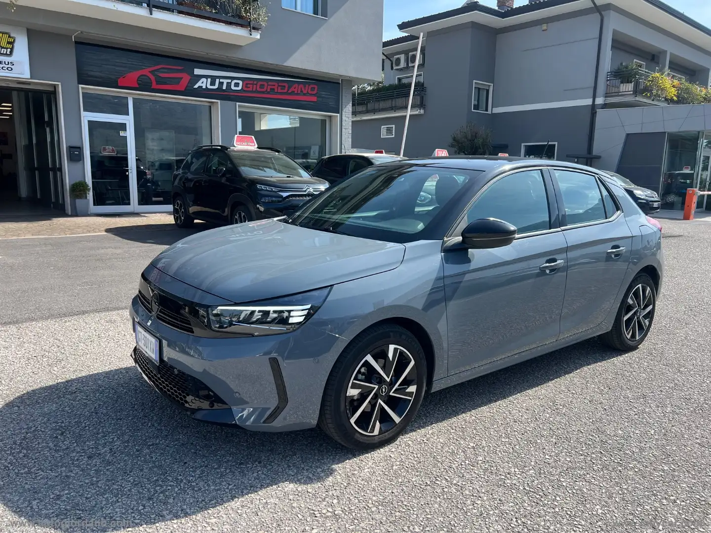 Opel Corsa 1.2 GS 75 CV Gris - 1
