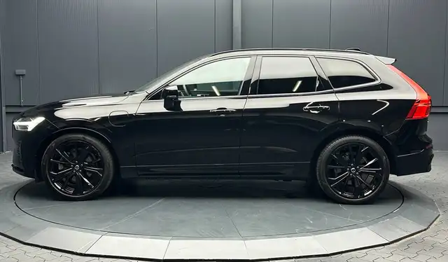 Volvo XC60 view 2