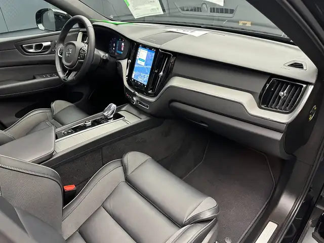 Volvo XC60 view 11