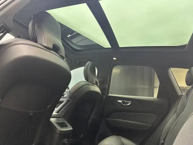 Volvo XC60 view 9