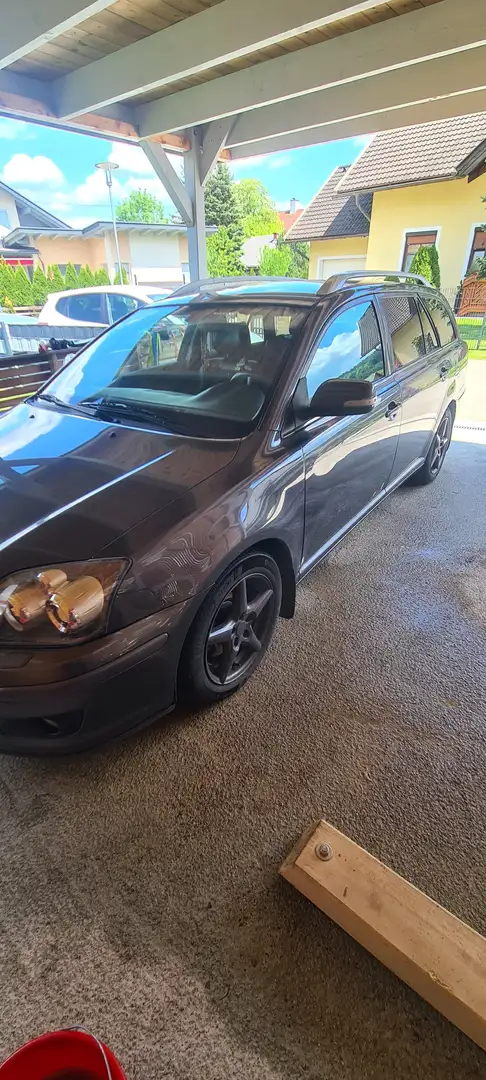 Toyota Avensis Avensis 2,2 D-CAT Linea Sol Linea Sol Gris - 1