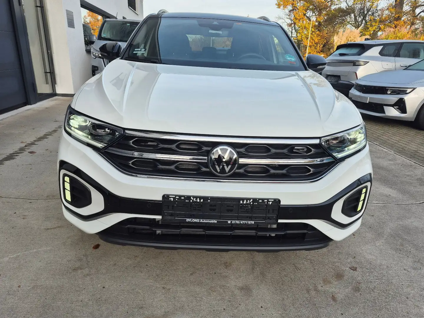 Volkswagen T-Roc R-Line 1.5 150 PS Aut+Navi+Kamera+Led+AHK Weiß - 2