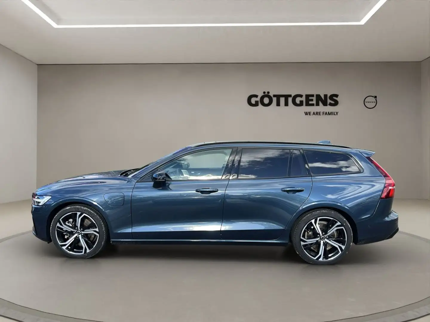Volvo V60 T6 AWD Ultra DARK AHK BUSINESS 360° 19LM MASSA Blauw - 2