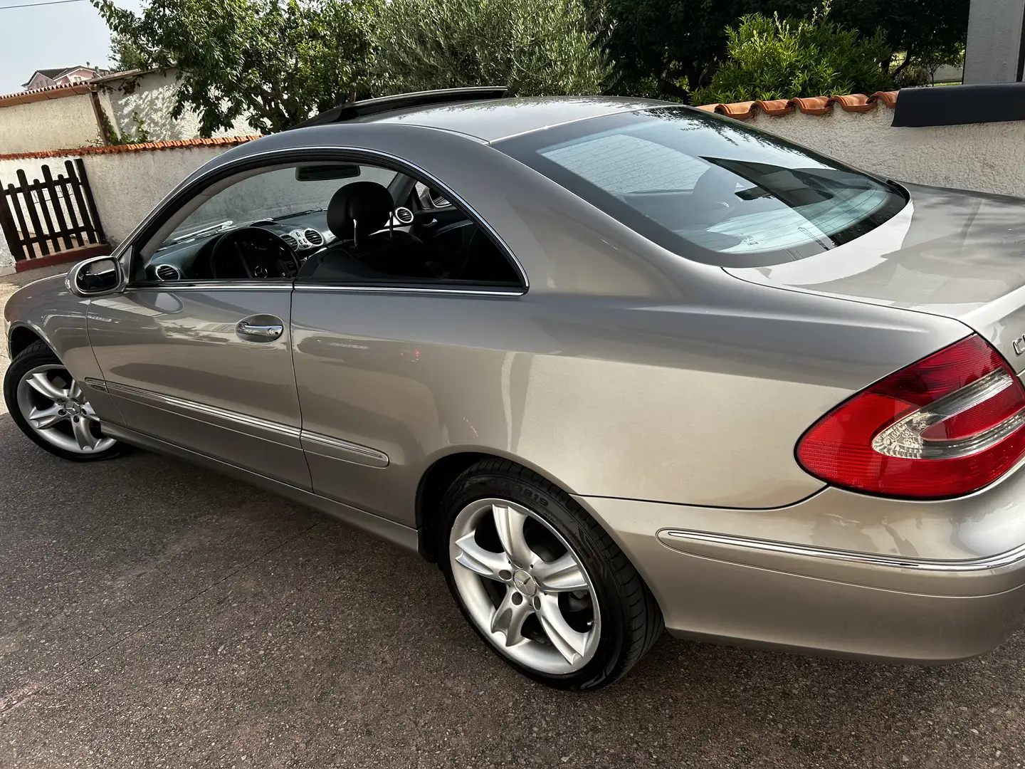 Mercedes-Benz CLK 270 avangarde - 1