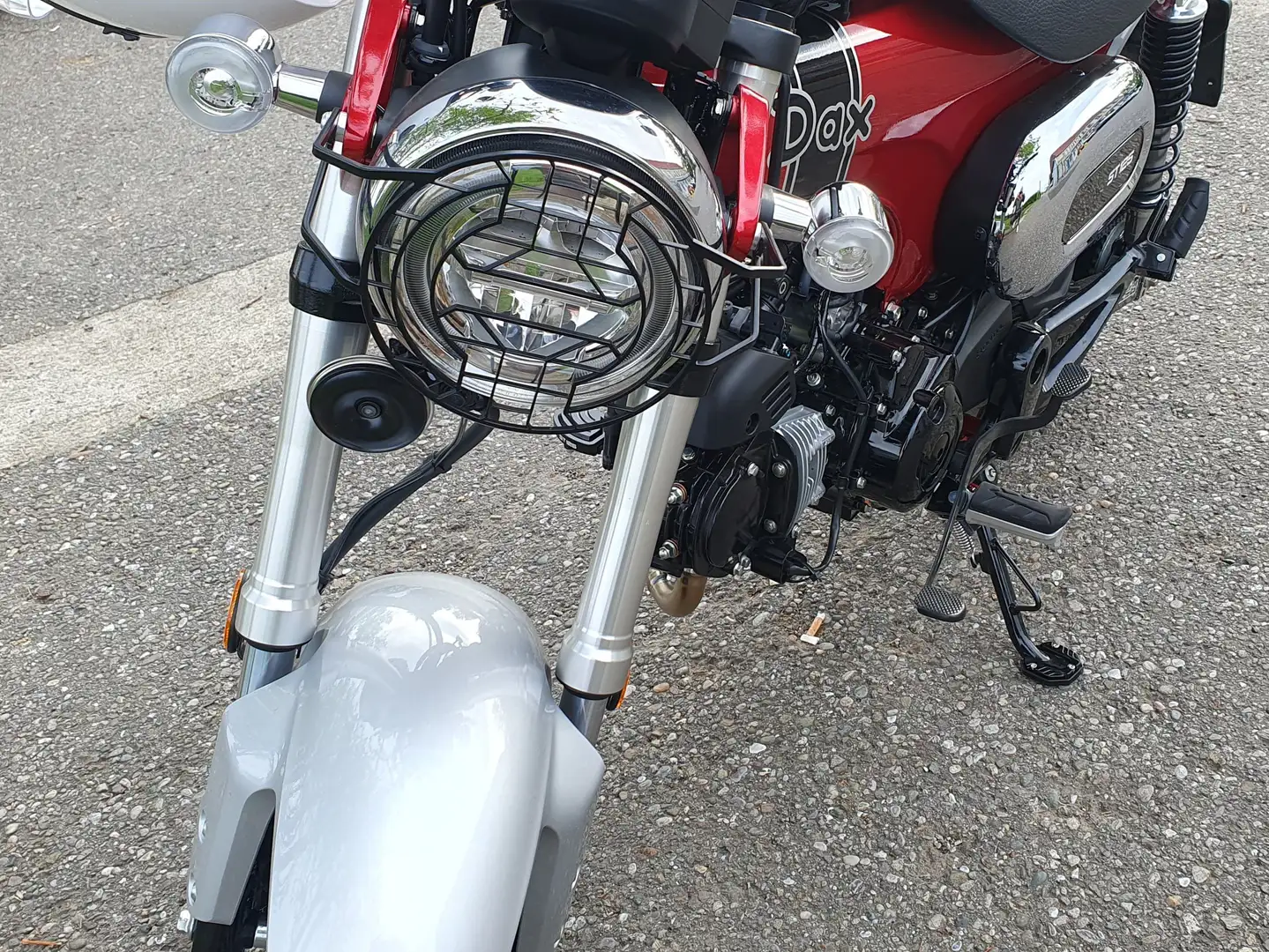 Honda DAX ST 125 Piros - 1
