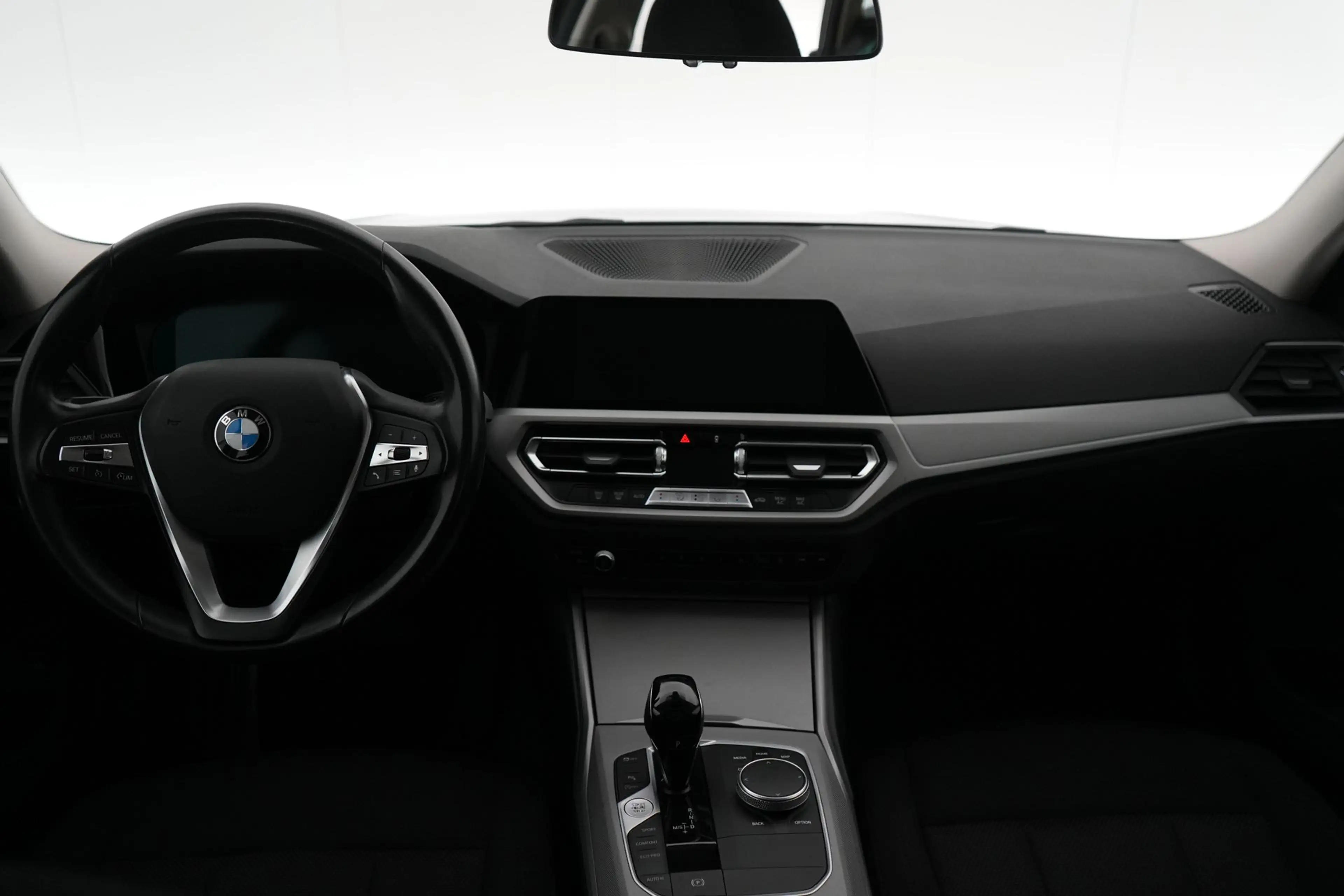 BMW 318 3 Touring 318iA Business LED GPS PDC CAM Carplay T — photo 13