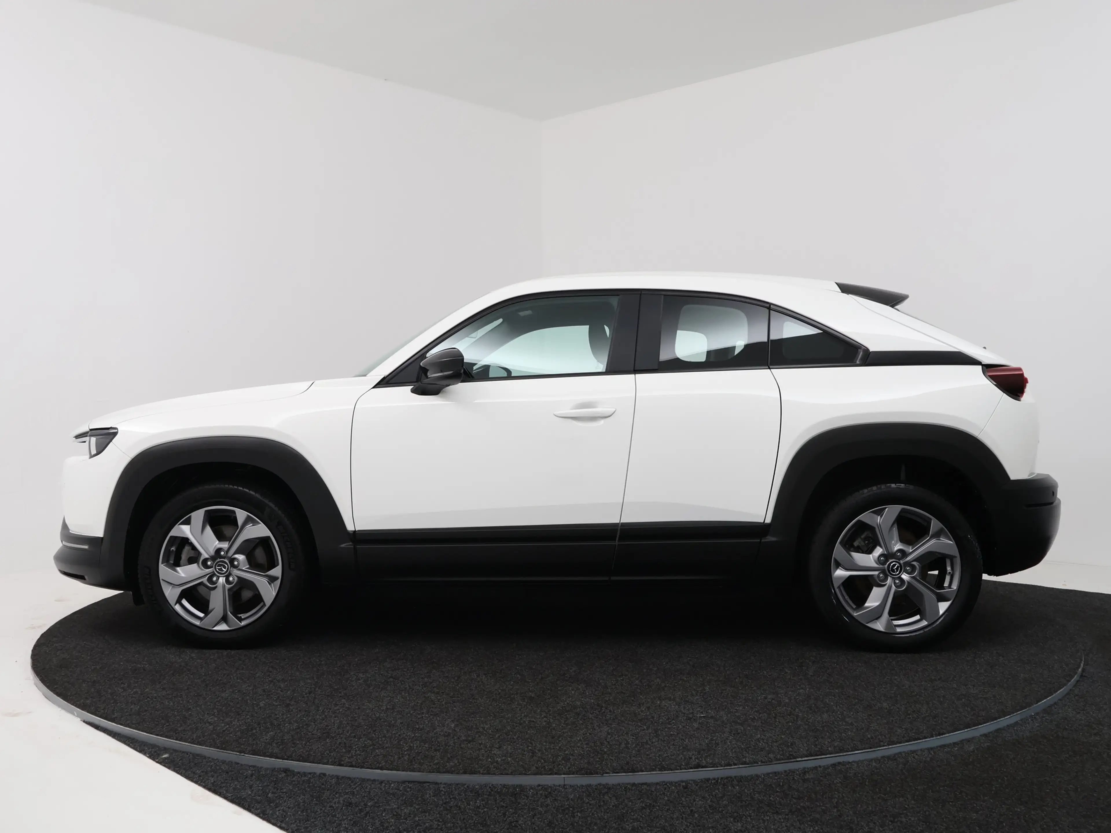 Mazda MX-30 e-SkyActiv 145 Comfort 36 kWh Onderweg-naar-dealer — photo 3