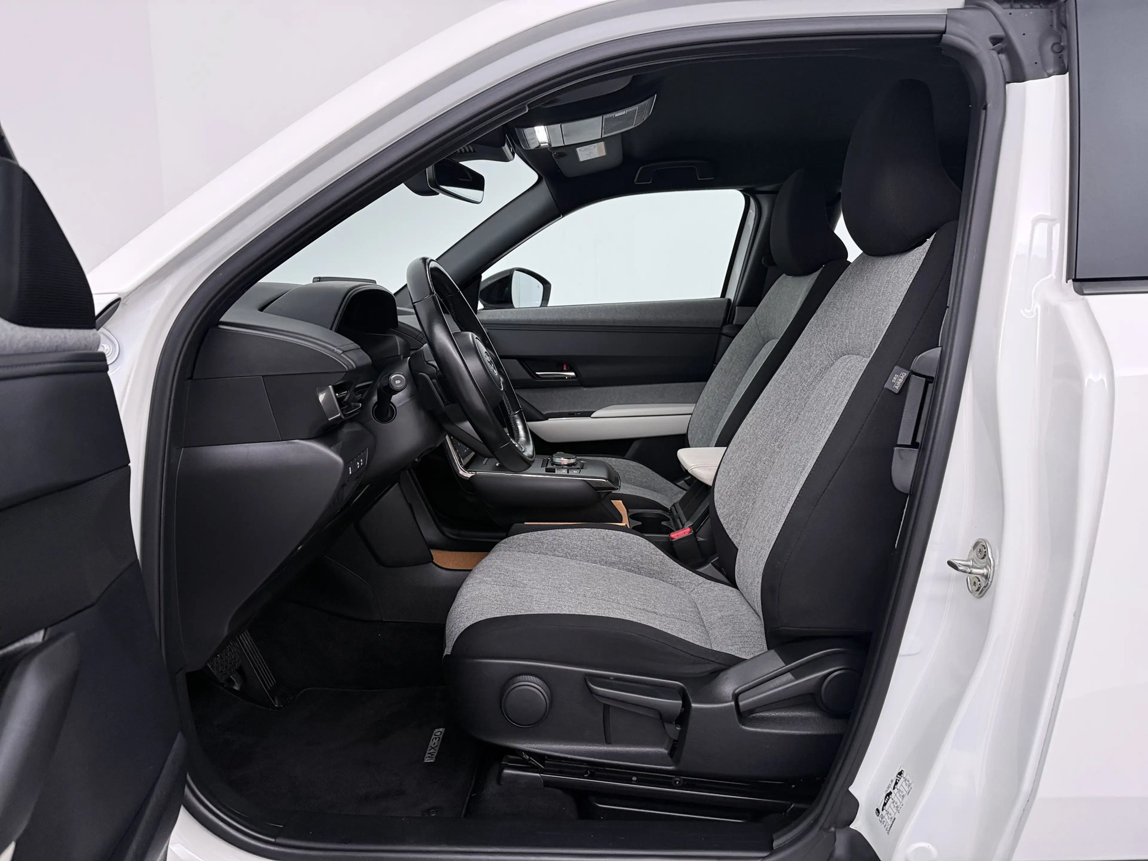 Mazda MX-30 e-SkyActiv 145 Comfort 36 kWh Onderweg-naar-dealer — photo 11