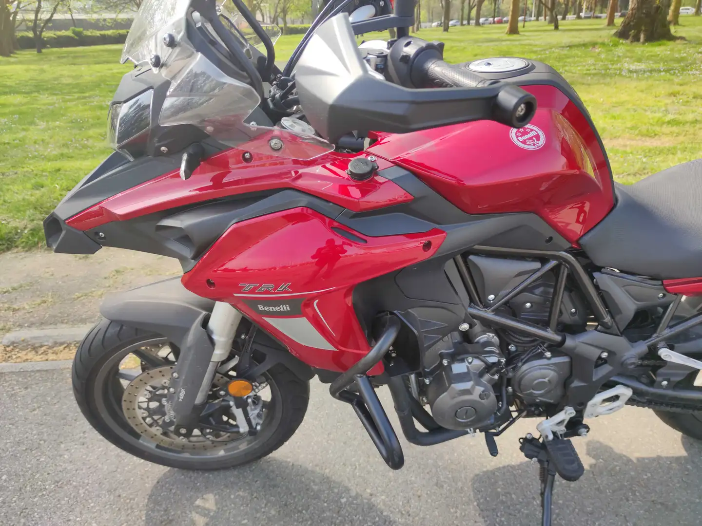 Benelli TRK 502 Benelli TRK 502 ABS 48 cv | Reestreno 7.500km | Full Equip (Maletas + Baúl 58L) Rojo - 1