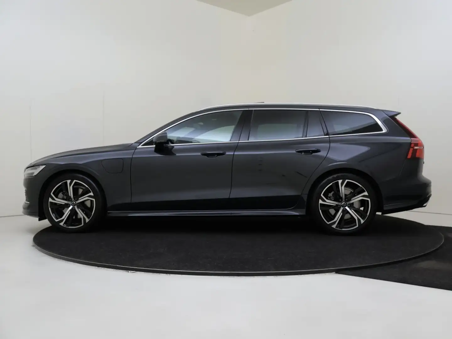 Volvo V60 T6 Twin Engine AWD Inscription | Massage | 360 Cam Grijs - 2