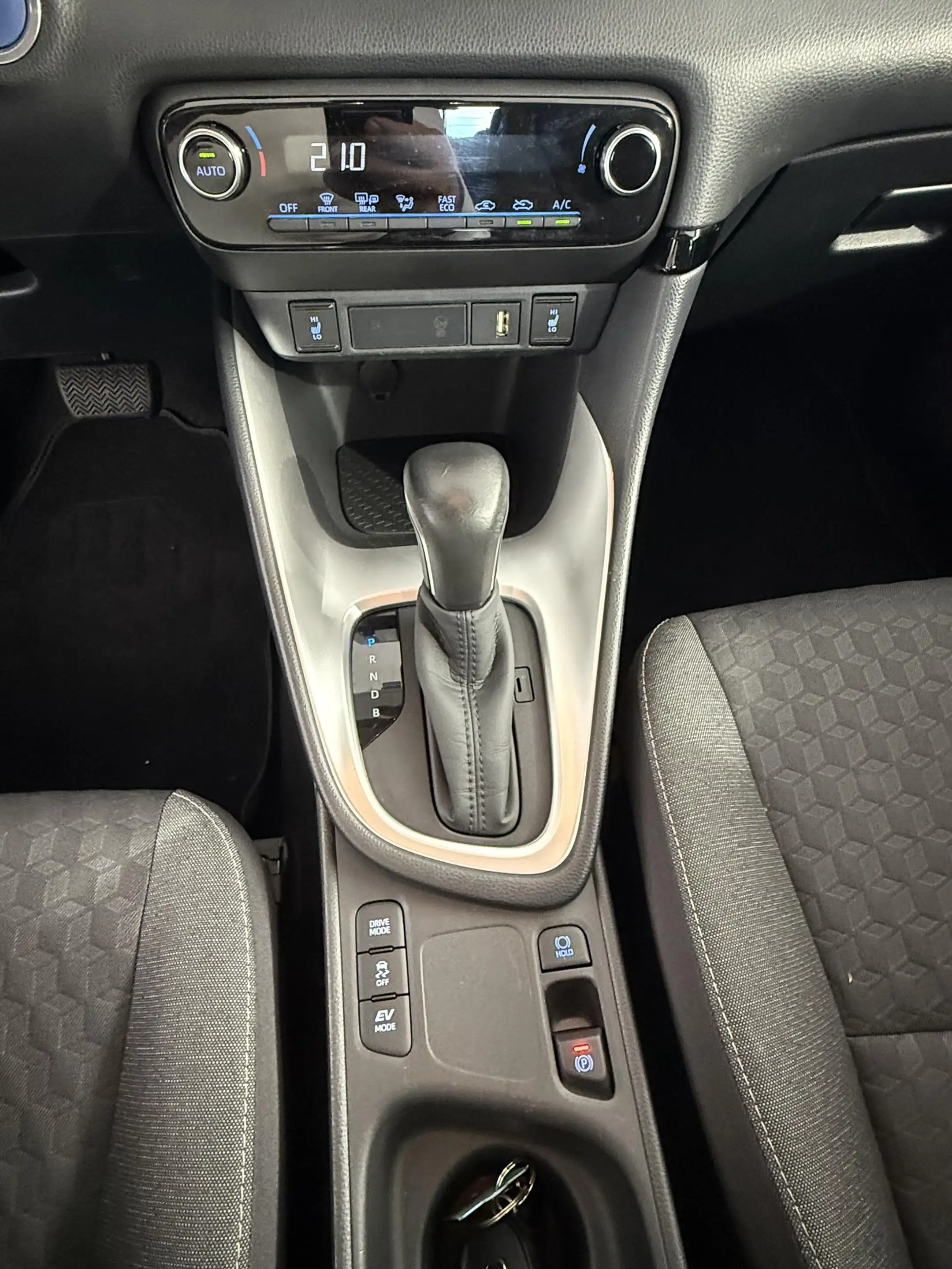 Mazda 2 Hybrid 1.5 Centre-line / Full-Hybrid / Automaat / — photo 11