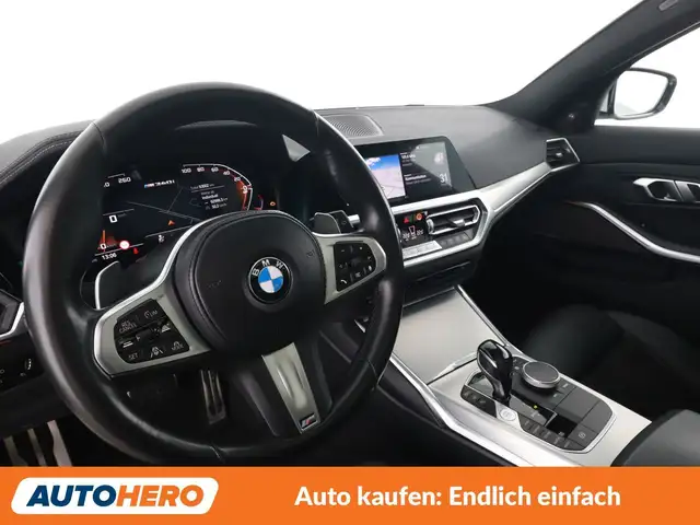 BMW 3 Series view 11