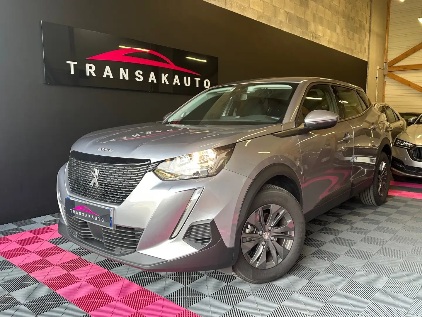 Peugeot 2008 Active Grau - 1