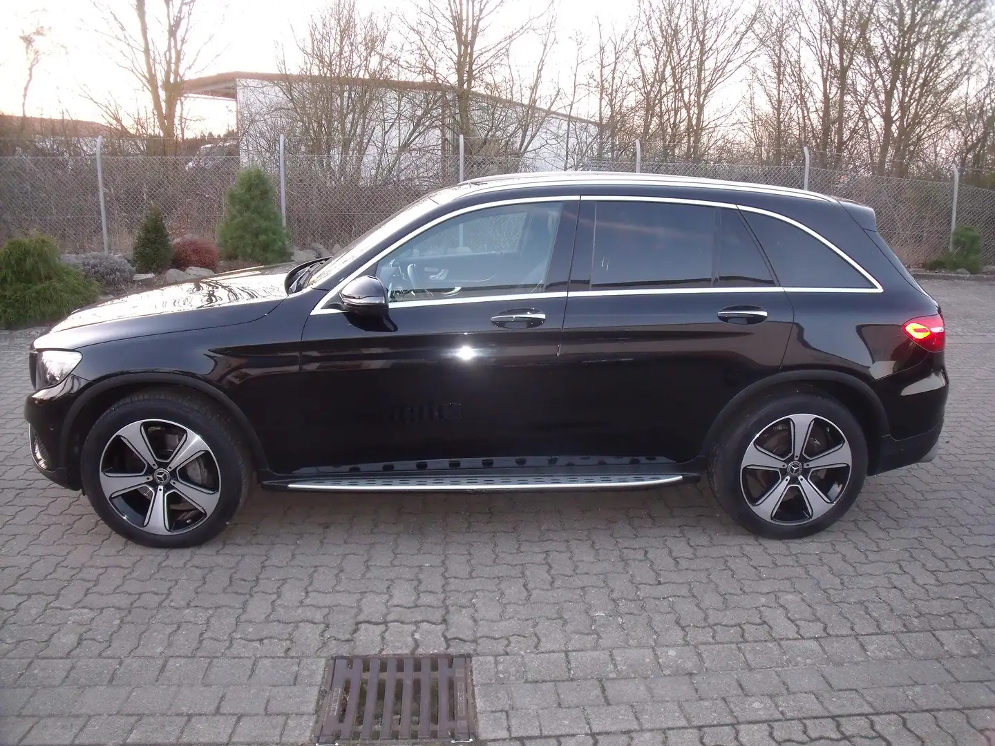 Mercedes-Benz GLC 220 GLC 220 d 4Matic Airm,Standheiz,Panor,Distr,Kamera Noir - 2