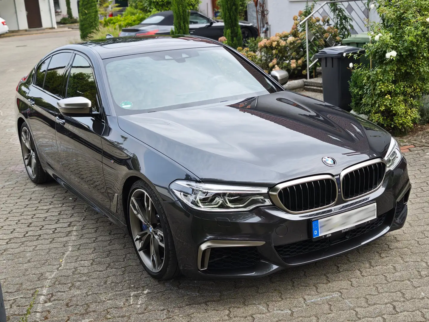 BMW M550 5er M550i xDrive, mega Zustand, Rarität Grau - 2