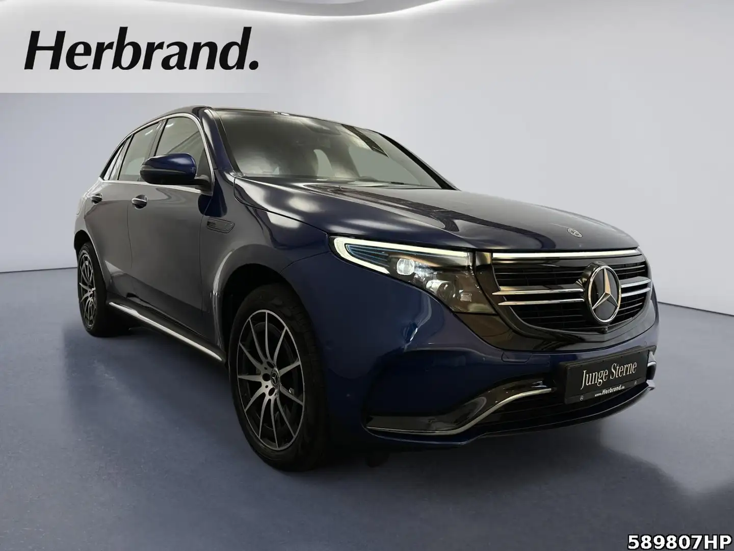 Mercedes-Benz EQC 400 4M AMG  360° Anhängerkupplung SOH 97,5 % Blau - 2