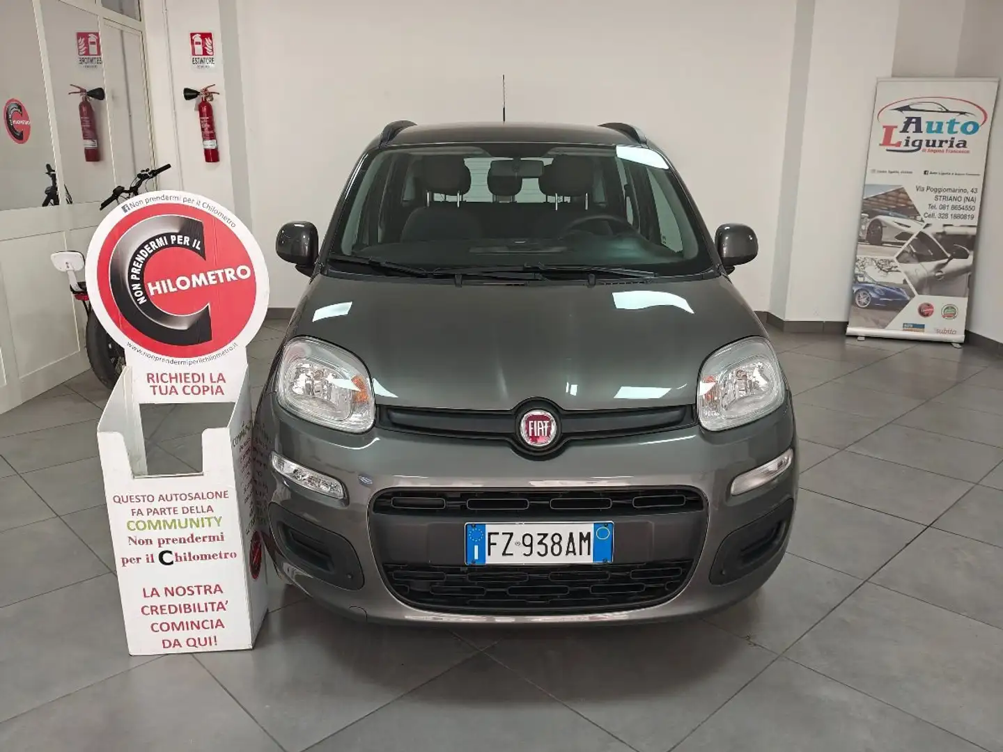 Fiat Panda Panda 1.2 Easy 5 POSTI Gris - 2