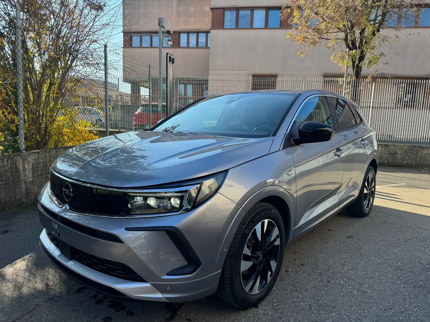 Opel Grandland 1.2 Turbo 130CV Ultimate SOLI KM. 44.600 Grijs - 1