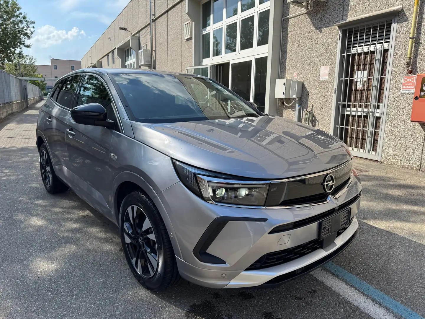 Opel Grandland 1.2 Turbo 130 CV  Ultimate NAVI+RETR. Gris - 2