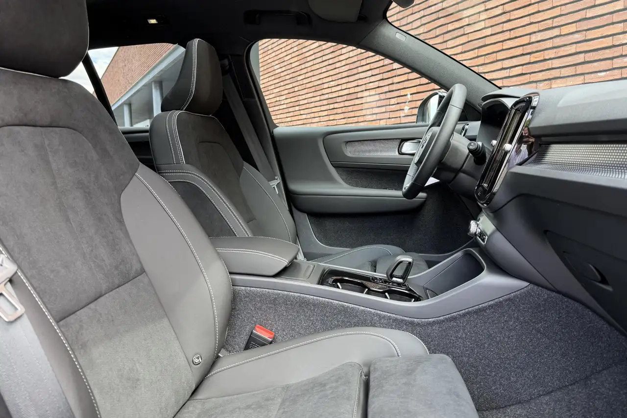 Volvo XC40 2026