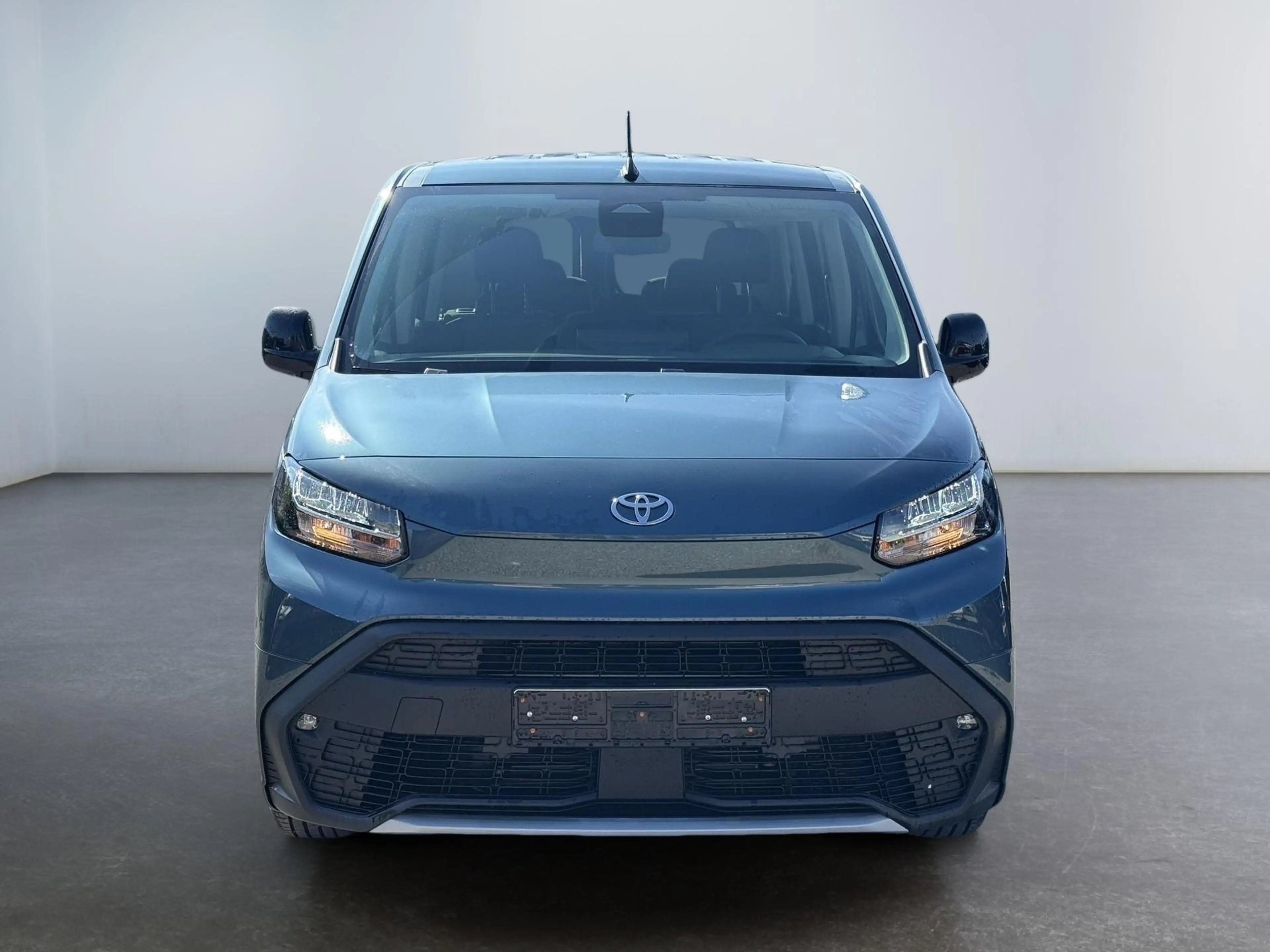 Toyota Proace City Verso 1,2 L2 Business 7 Sitzer Klima Einparkhil... — photo 2