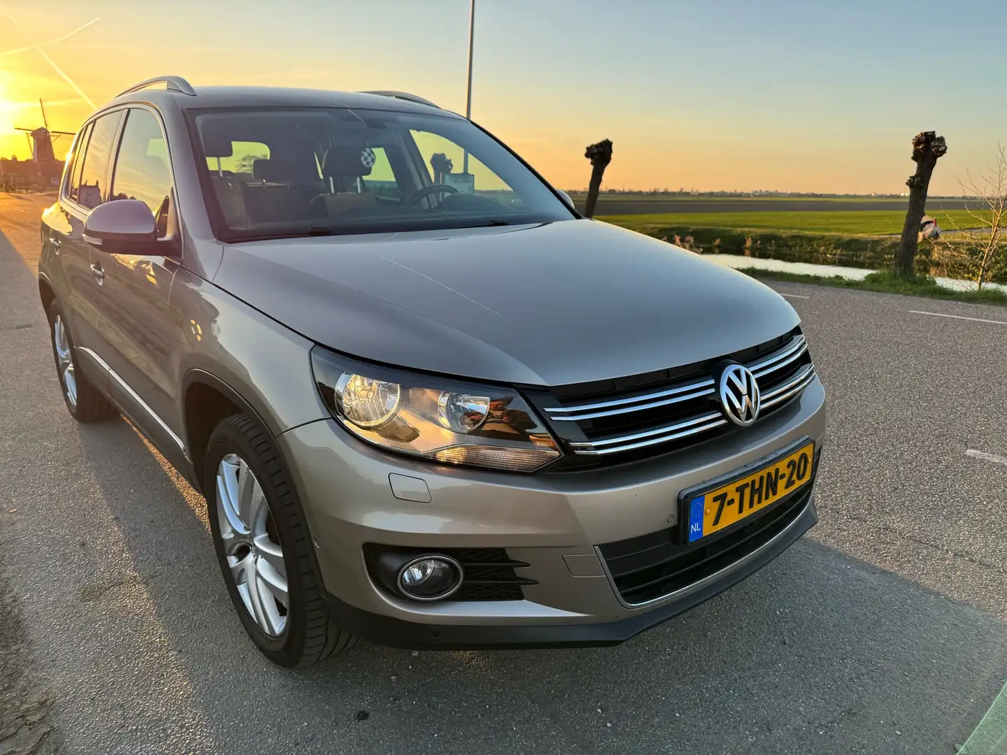 Volkswagen Tiguan 2.0 TSI Sport&St.4M Jaune - 1