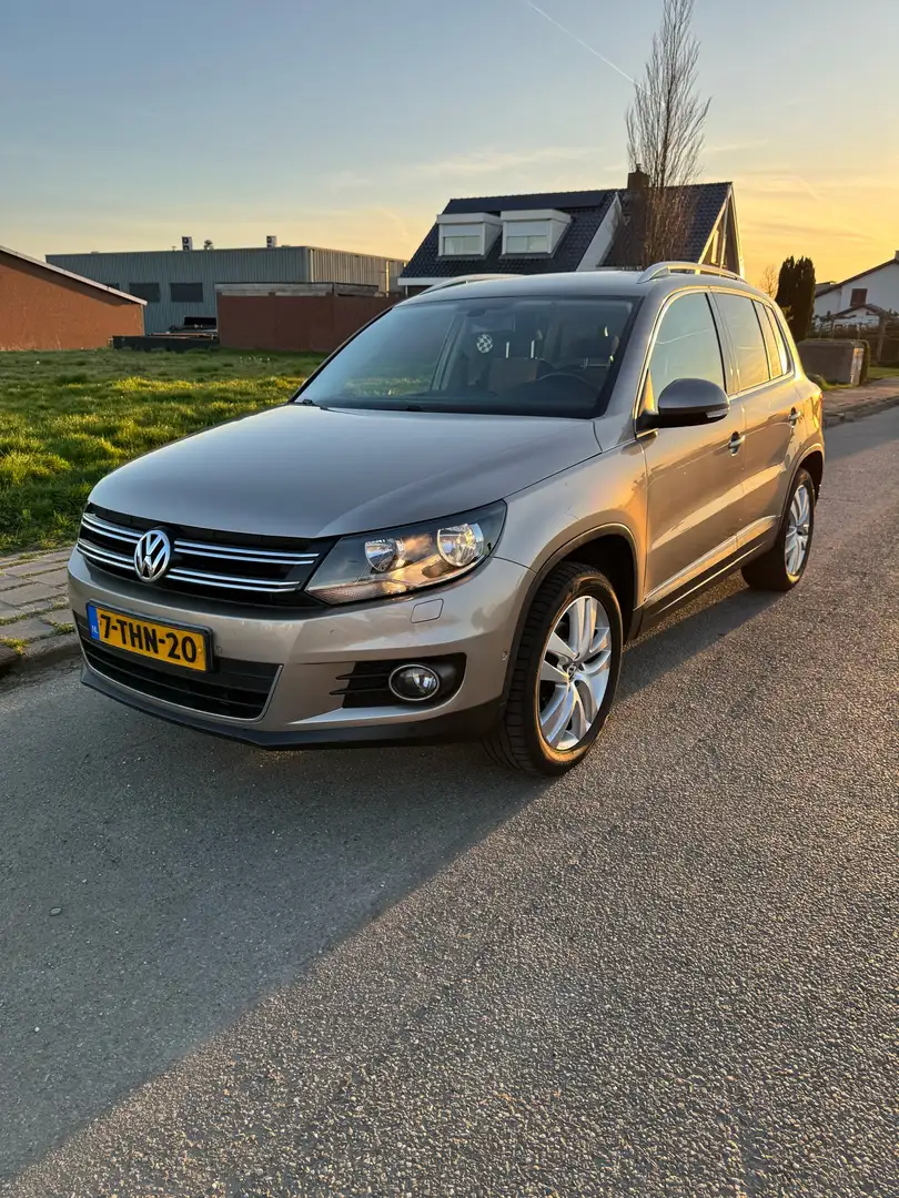 Volkswagen Tiguan 2.0 TSI Sport&St.4M Jaune - 2