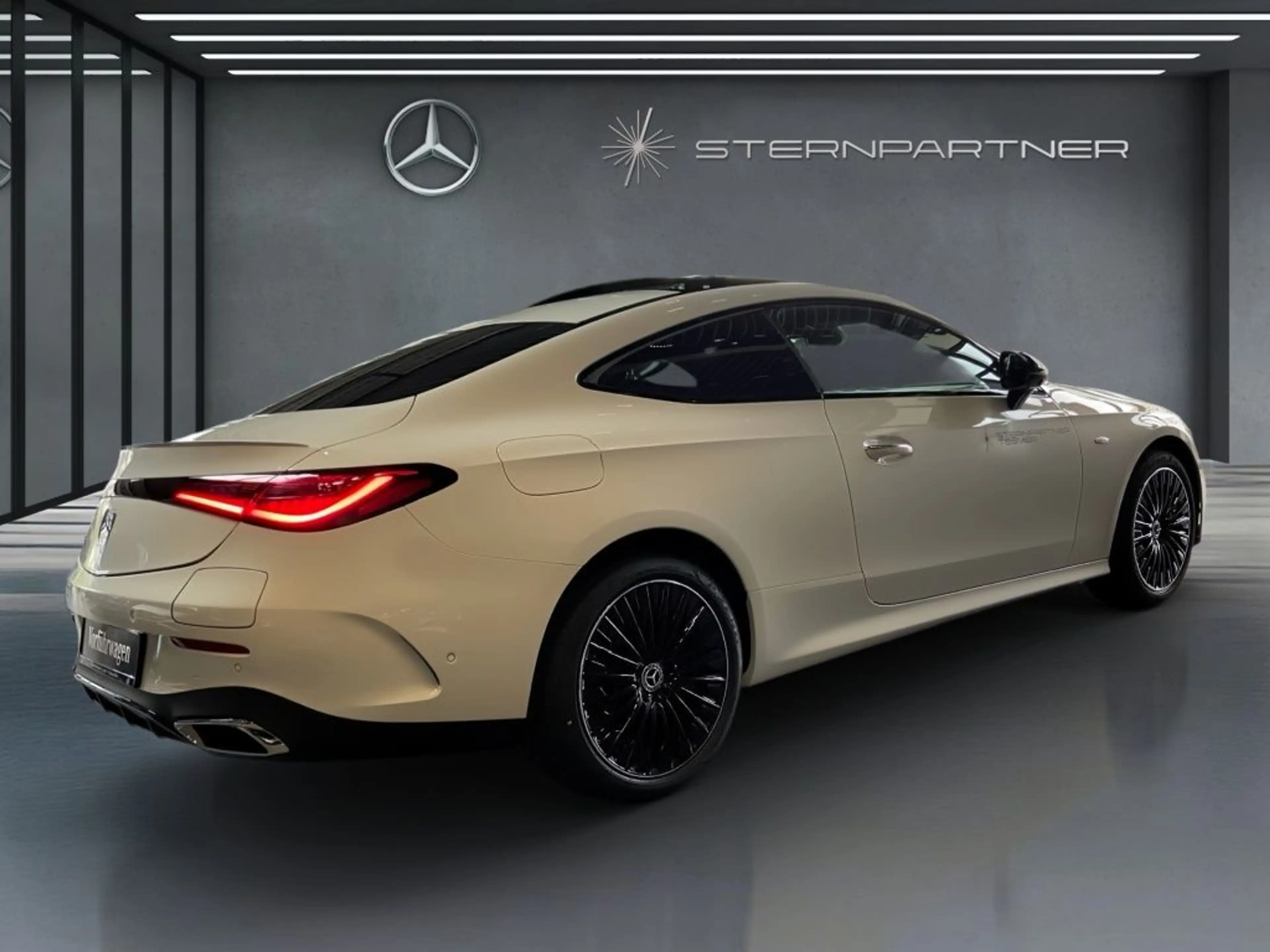 Mercedes-Benz CLE 300 e AMG+NightP+PanoD+360°+DISTRONIC+Keyles — photo 11