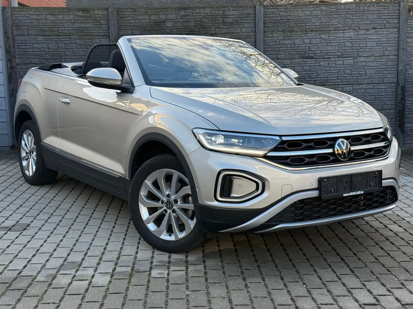 Volkswagen T-Roc Cabriolet 1.5 TSI Style 150PK Facelift "Navigatie" Gris - 1