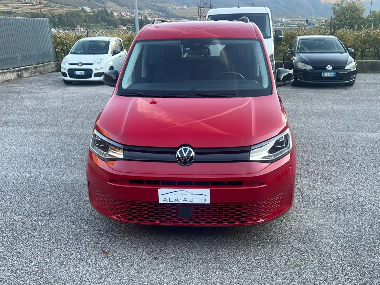 Volkswagen Caddy 2.0 TDI 122 CV DSG California Rojo - 1