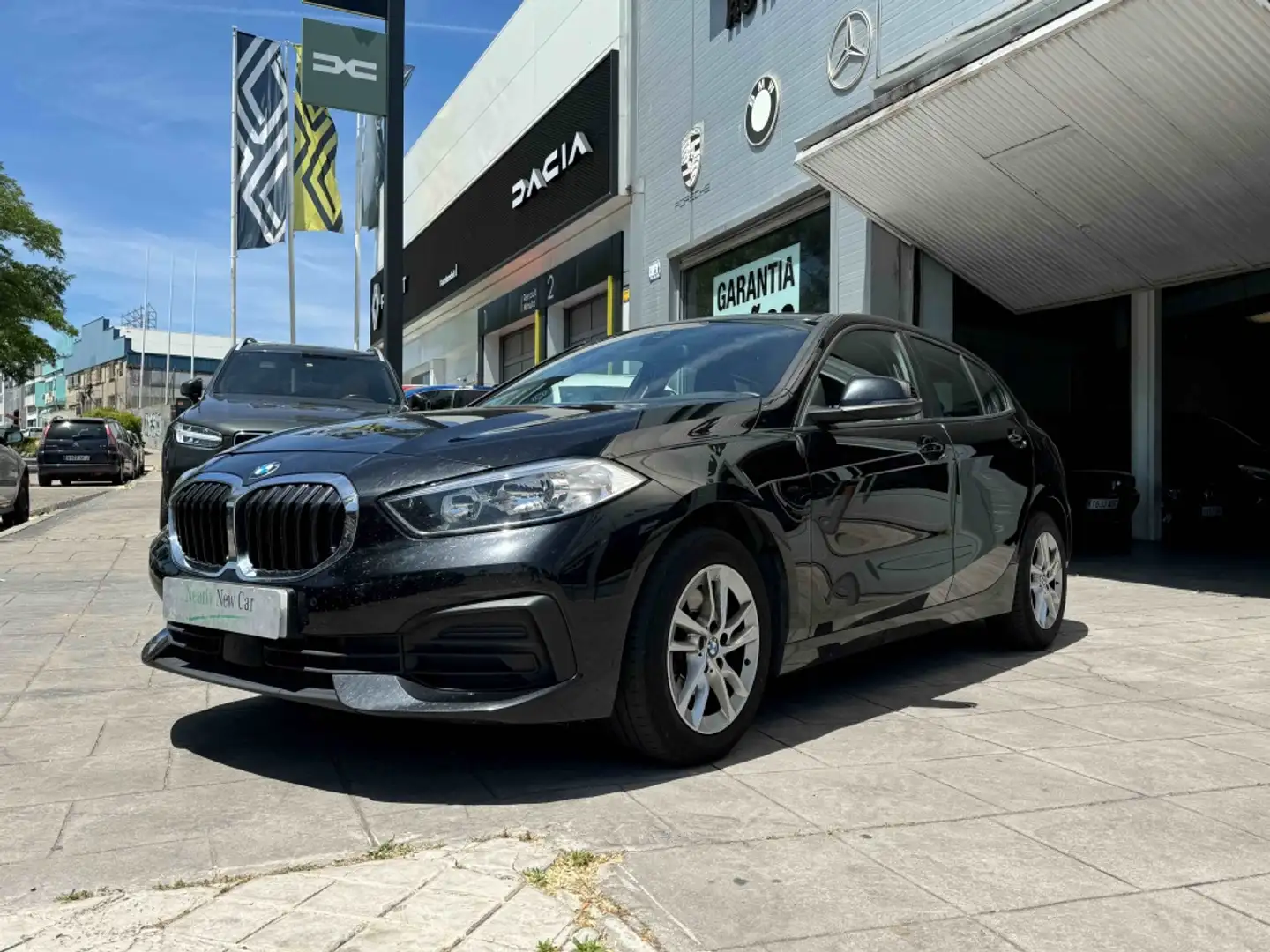 BMW 116 116dA Business Corporate Sport Negro - 2