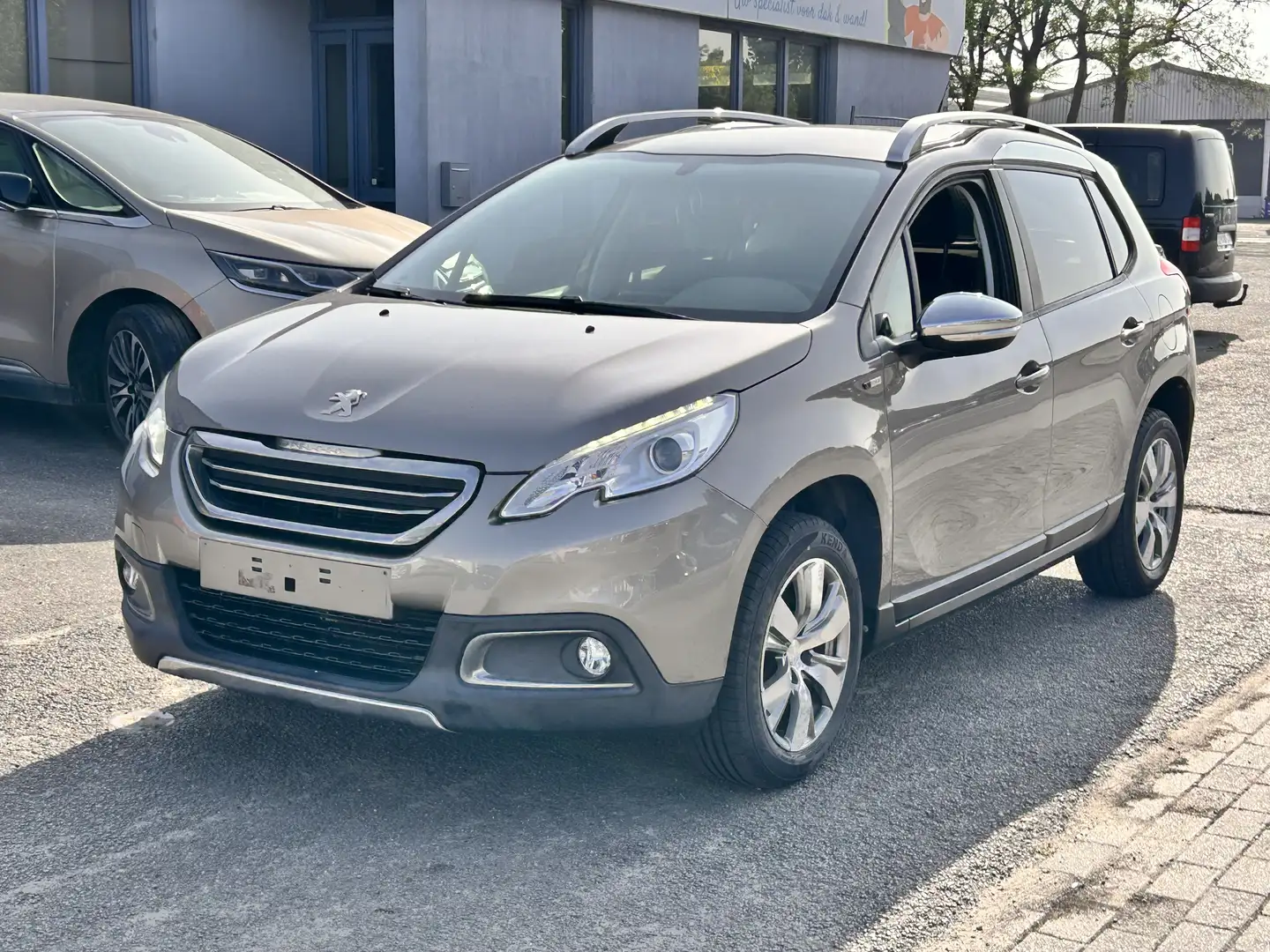 Peugeot 2008 1.2 PureTech Style 82 Grijs - 1