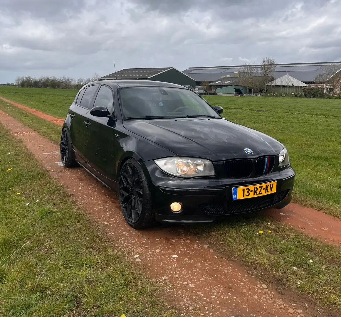 BMW 130 130i High Executive / Apk 24-02-2027 / Full Option Schwarz - 1