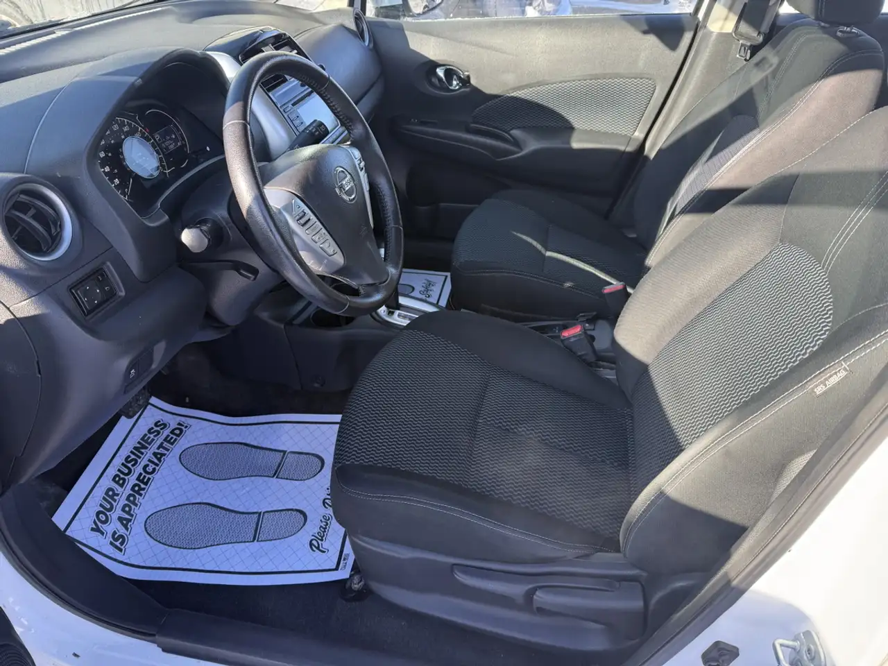 Nissan Note снимка Nissan Note