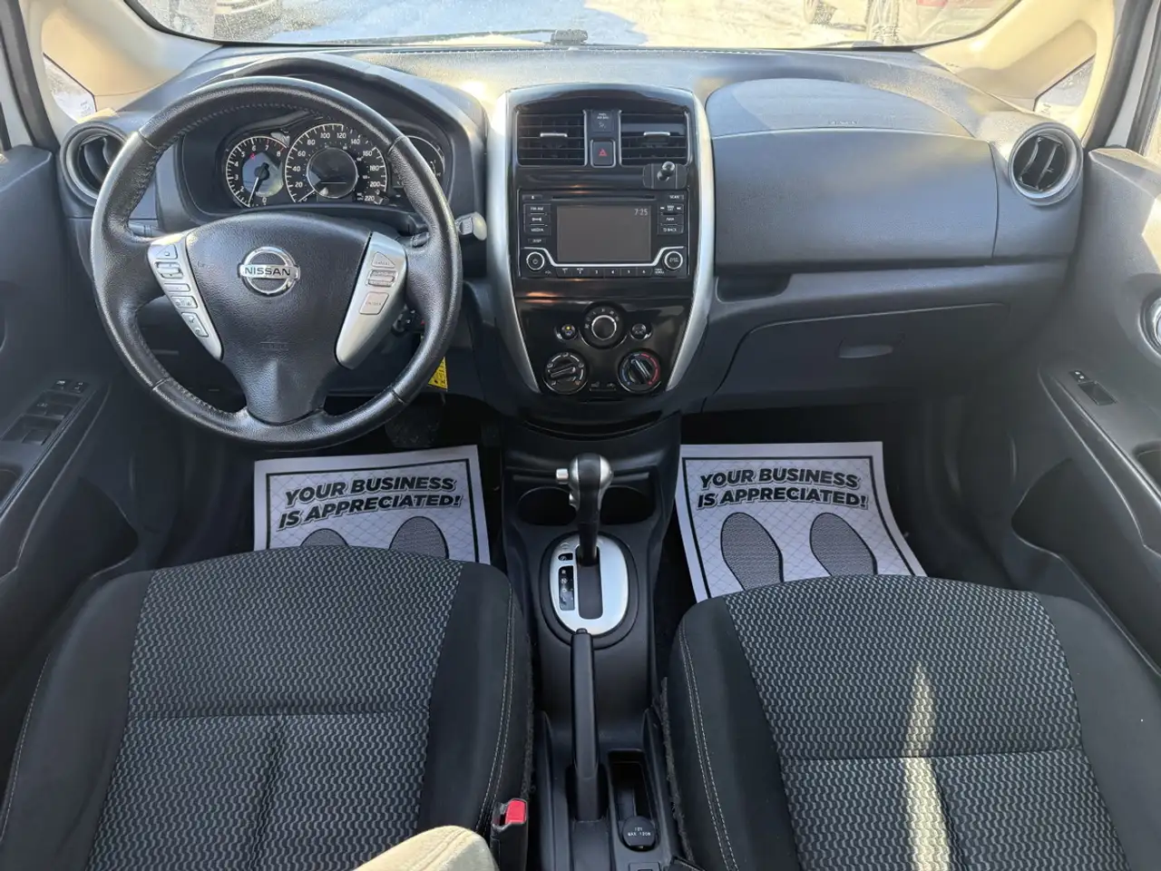 Nissan Note снимка Nissan Note