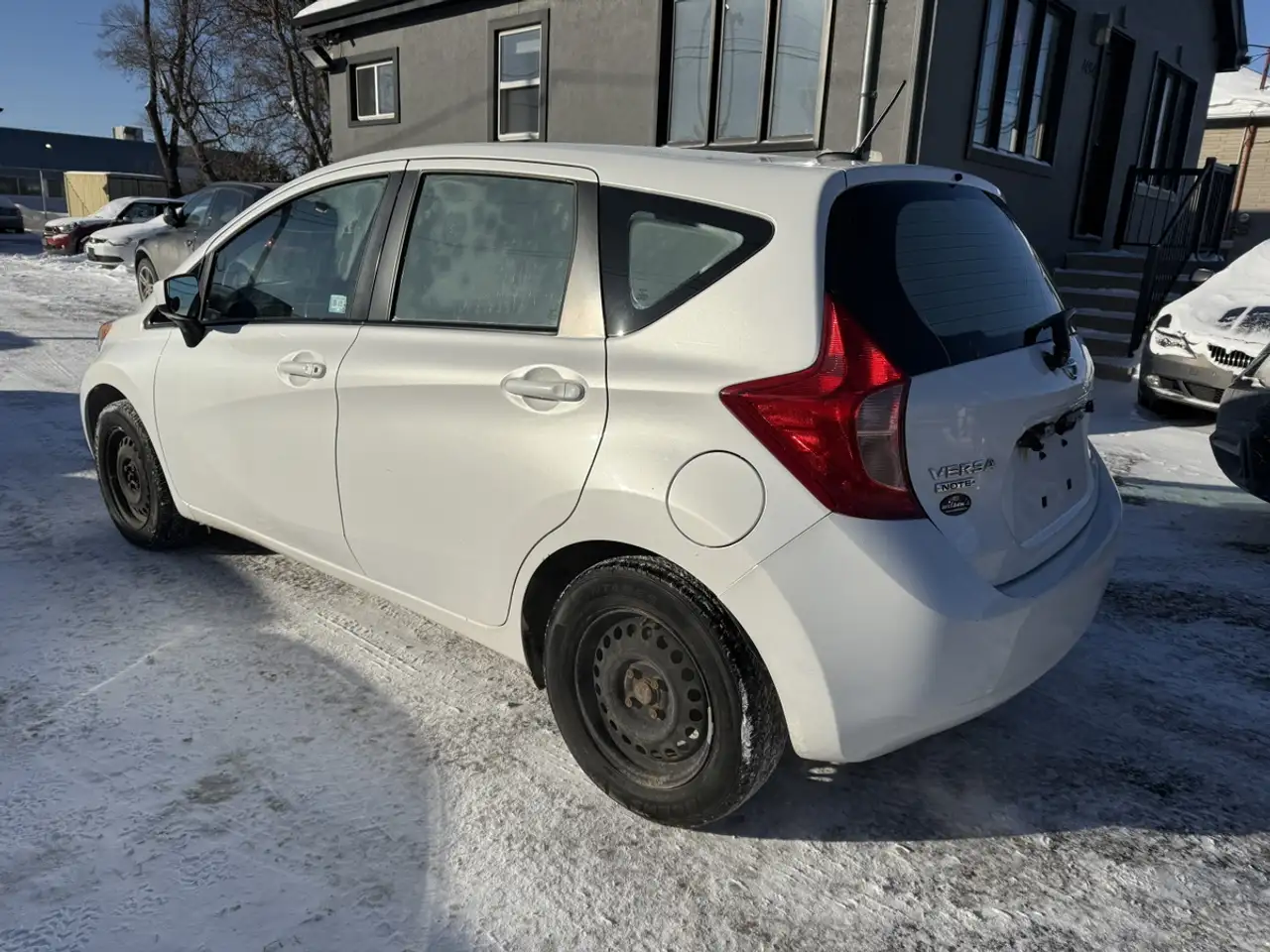 Nissan Note снимка Nissan Note