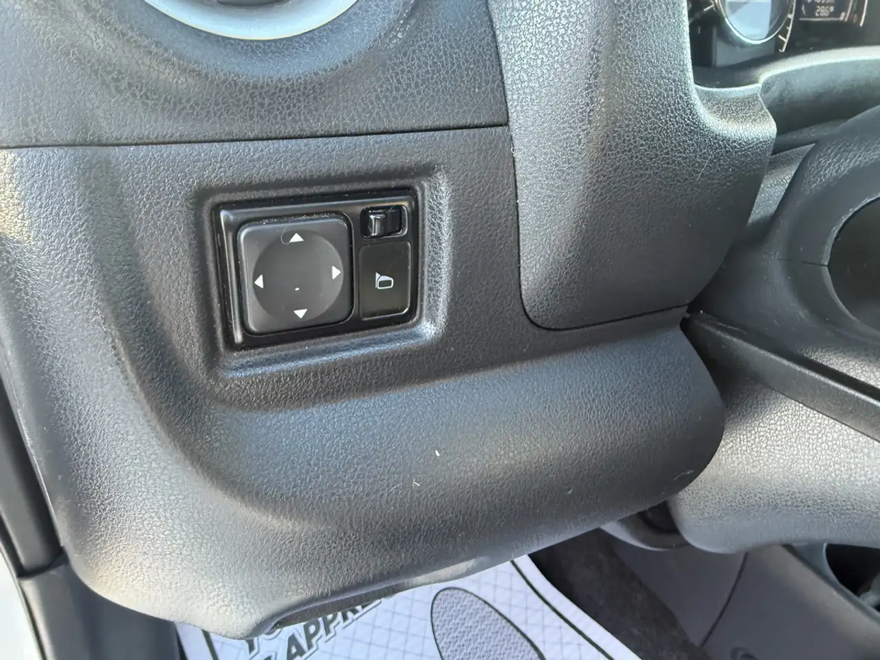 Nissan Note снимка Nissan Note
