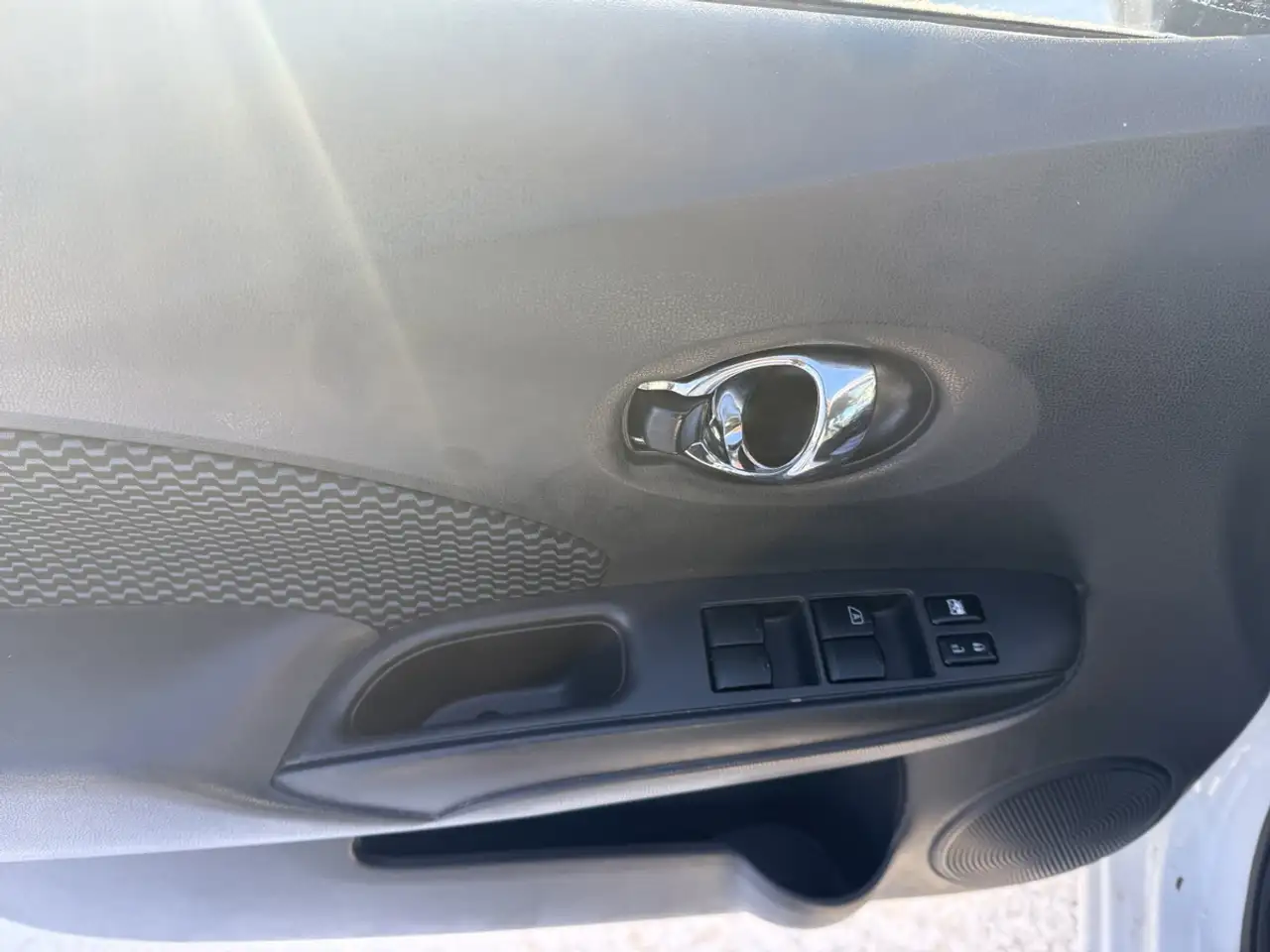 Nissan Note снимка Nissan Note