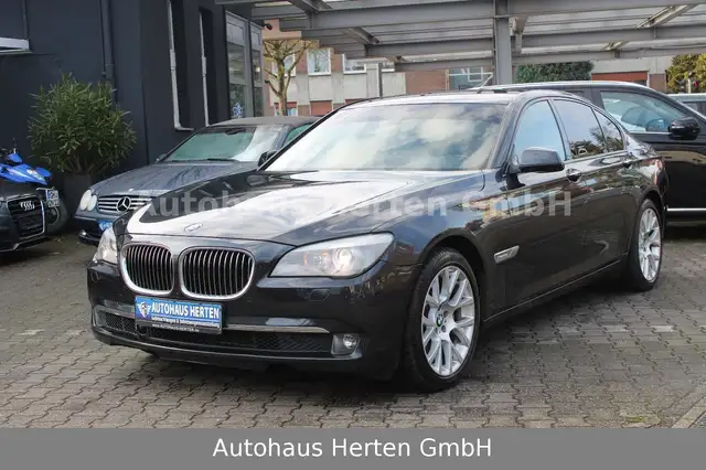 BMW 740 iA*DISTRONIC*KAMERA*KEYLESS*AHK*TOP*