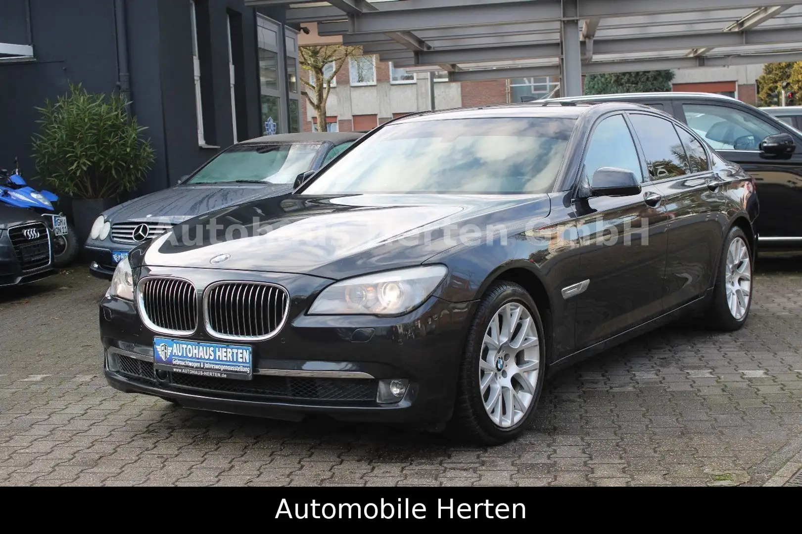 BMW 740 iA*DISTRONIC*KAMERA*KEYLESS*AHK*TOP* Grau - 1