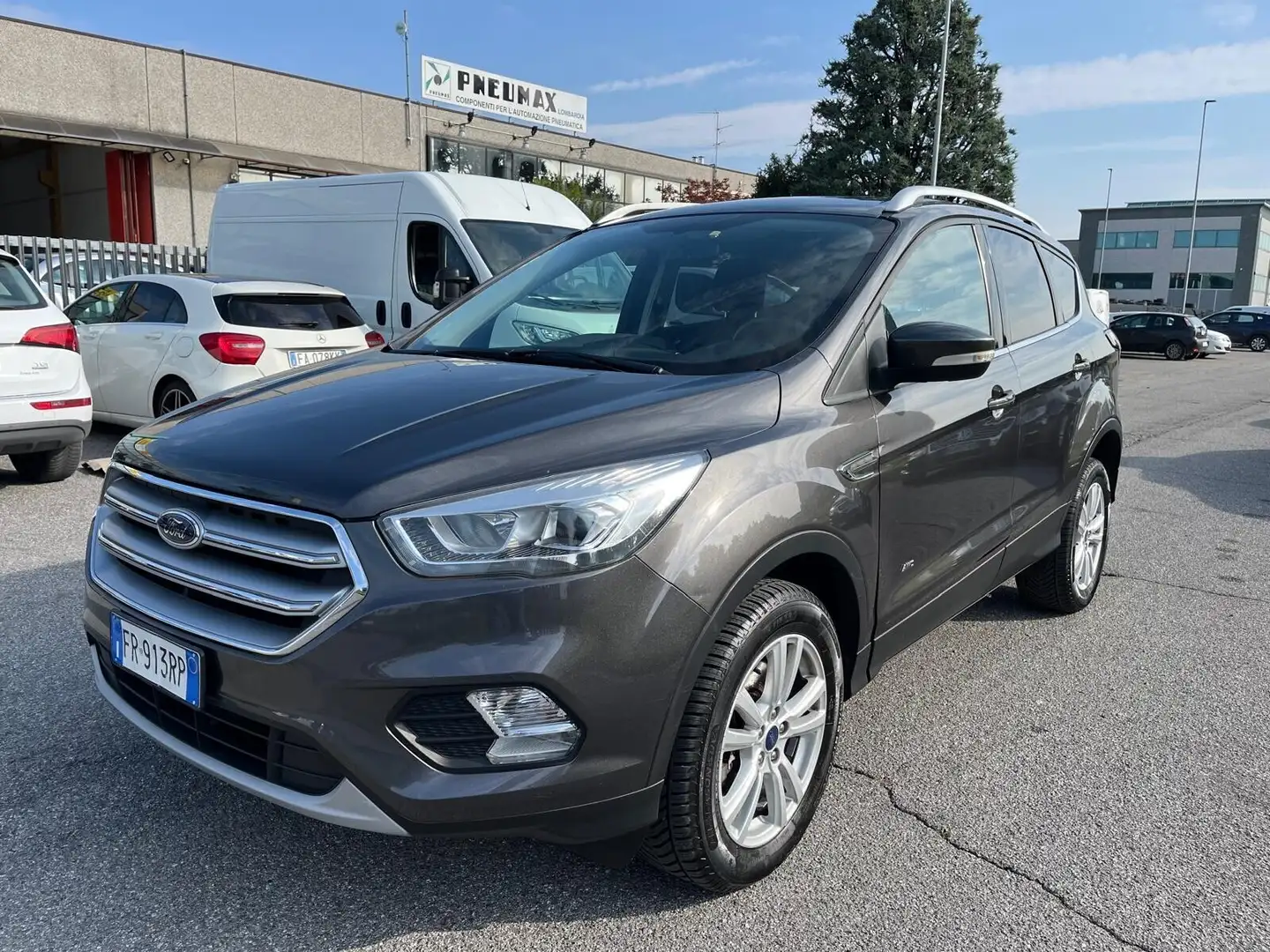 Ford Kuga Kuga 2.0 TDCI 150 CV S&S 4WD Powershift Gris - 1