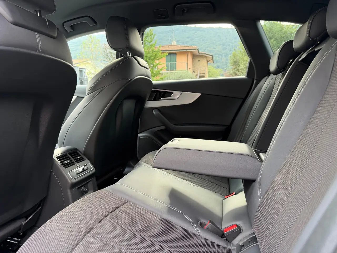 Audi A4 V 2024 Avant 40 2.0 tdi mhev S line edition quattro 204cv s-tronic, миниатюра 25