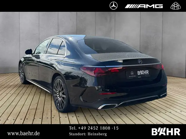 Mercedes-Benz E-Class view 3