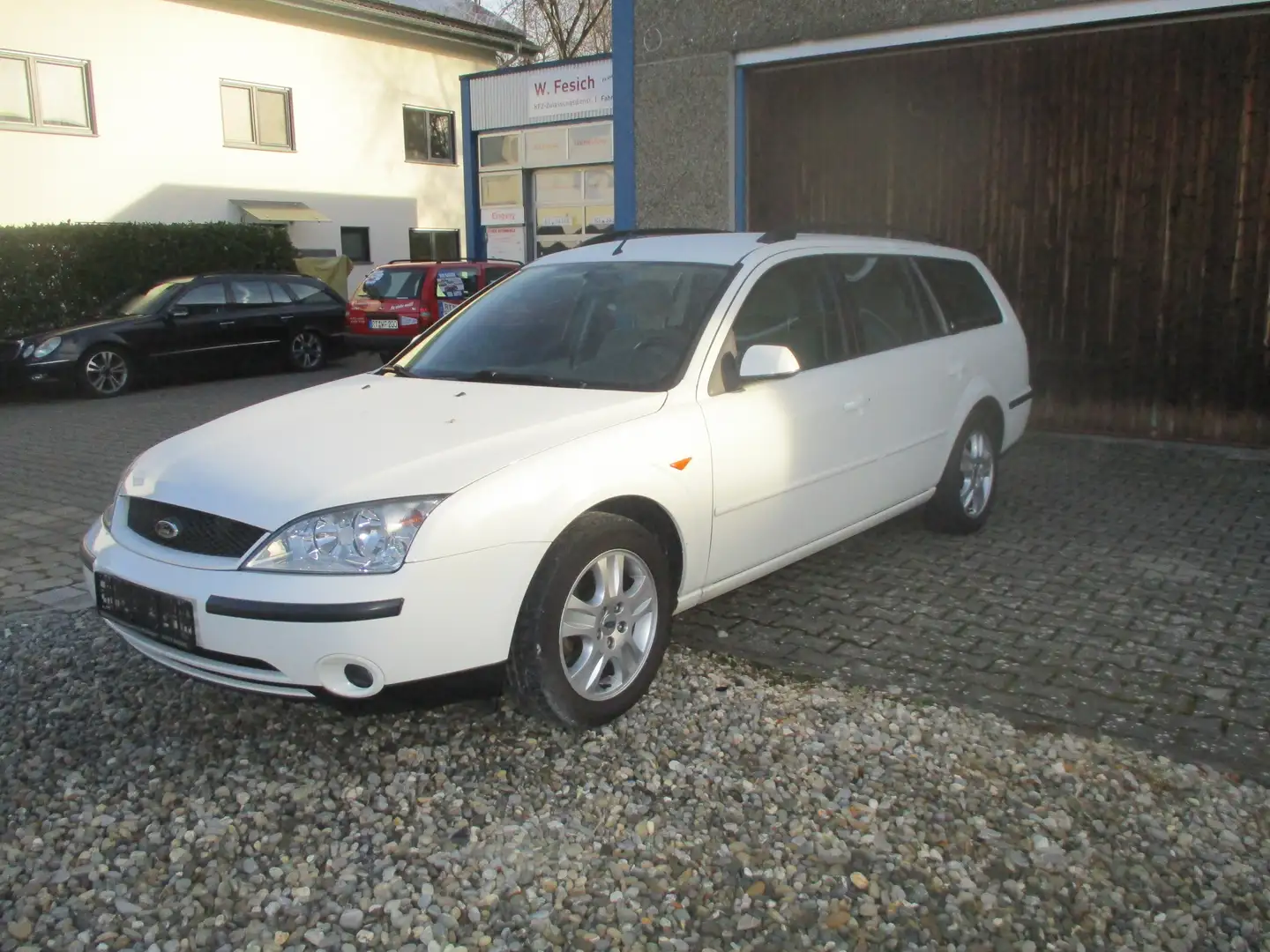 Ford Mondeo Mondeo 1.8 Turnier Ghia Weiß - 2
